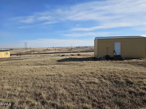 1103 Hess Dr, Tioga, ND 58852