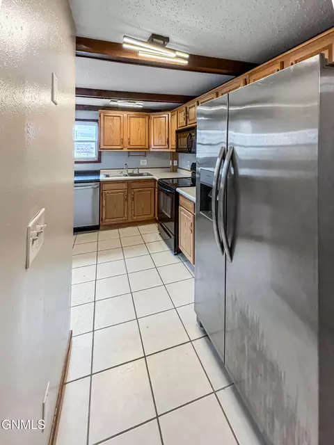 Kitchen - 802 Broadway W, Williston, ND 58801 photo 3 of 5