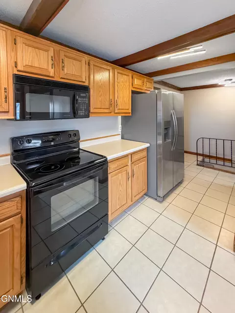 Kitchen - 802 Broadway W, Williston, ND 58801 photo 5 of 5