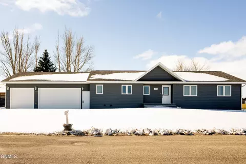 1315 8th St SW, Jamestown, ND 58401