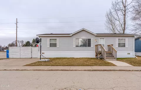 1119 University Dr, Bismarck, ND 58504