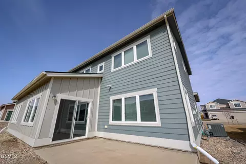 Exterior - 2725 28th St W, Williston, ND 58801 photo 2 of 3