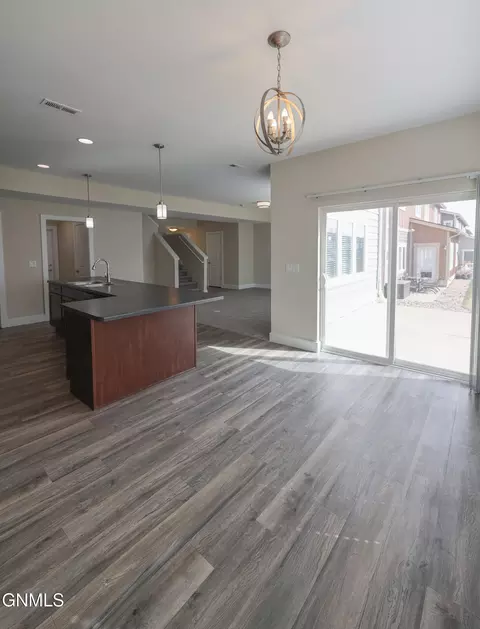 Dining - 2725 28th St W, Williston, ND 58801 photo 1 of 2