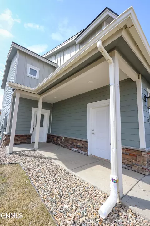 Exterior - 2725 28th St W, Williston, ND 58801 photo 3 of 3