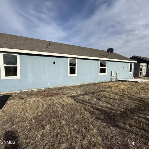 Exterior - 13836 Stanley St NW, Williston, ND 58801 photo 1 of 4