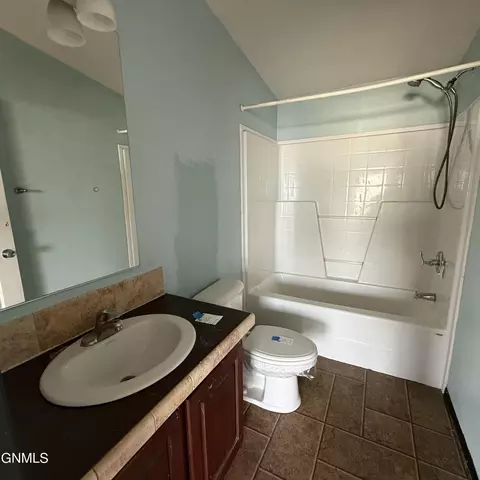 Bath - 13836 Stanley St NW, Williston, ND 58801 photo 1 of 4