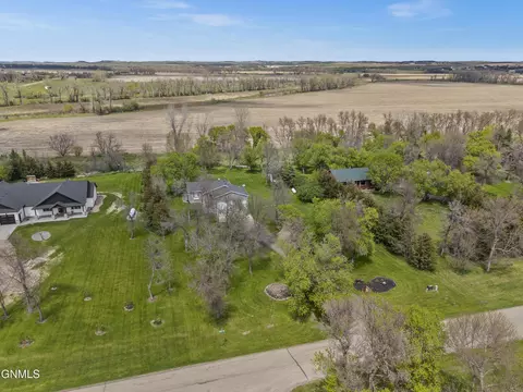 View/Area - 5800 Lariat Loop, Bismarck, ND 58503 photo 4 of 5