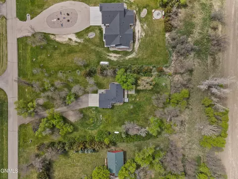 View/Area - 5800 Lariat Loop, Bismarck, ND 58503 photo 2 of 5