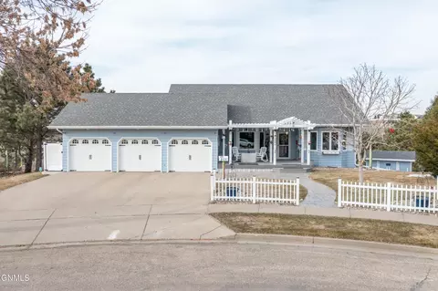 1300 Territory Dr, Bismarck, ND 58503