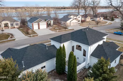 View/Area - 4912 Inlet Bay Dr SE, Mandan, ND 58554 photo 3 of 8