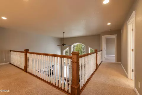 Entry Way - 4912 Inlet Bay Dr SE, Mandan, ND 58554 photo 8 of 9