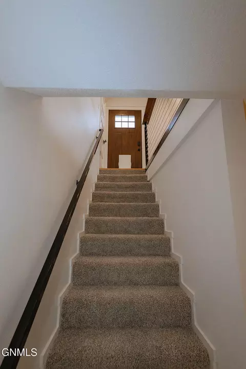 Entry Way - 1525 4th Ave W, Williston, ND 58801 photo 4 of 4