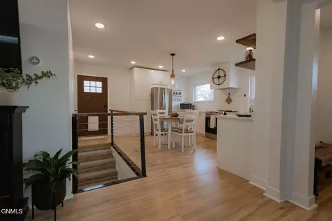 Entry Way - 1525 4th Ave W, Williston, ND 58801 photo 3 of 4