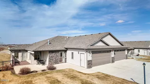 3330 Baltus Ln, Bismarck, ND 58501
