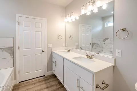 Bath - 4810 Cornice Loop, Bismarck, ND 58503 photo 9 of 16