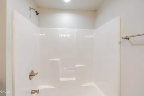 Bath - 4810 Cornice Loop, Bismarck, ND 58503 photo 14 of 16