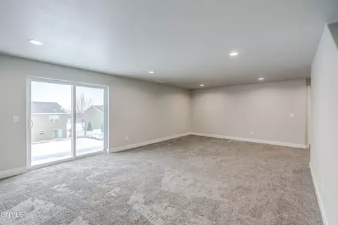 Living - 4810 Cornice Loop, Bismarck, ND 58503 photo 4 of 7