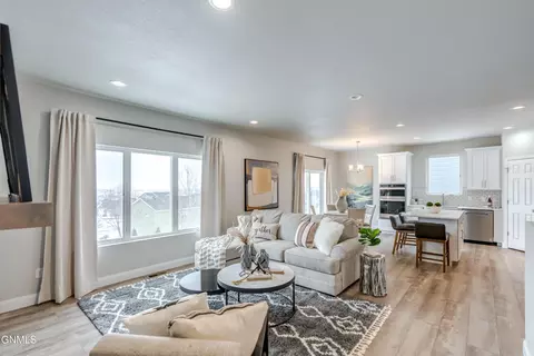 Living - 4810 Cornice Loop, Bismarck, ND 58503 photo 3 of 7