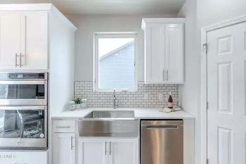 Kitchen - 4810 Cornice Loop, Bismarck, ND 58503 photo 5 of 10