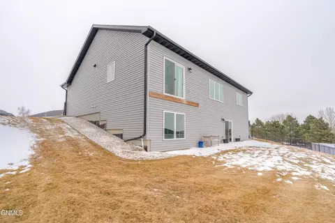 Exterior - 4810 Cornice Loop, Bismarck, ND 58503 photo 7 of 12