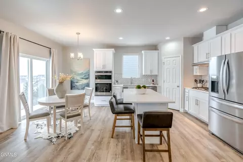 Kitchen - 4810 Cornice Loop, Bismarck, ND 58503 photo 2 of 10