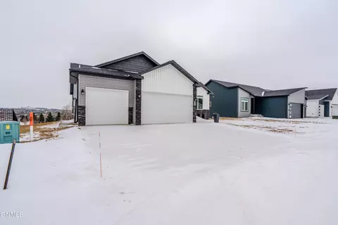 Exterior - 4810 Cornice Loop, Bismarck, ND 58503 photo 5 of 12