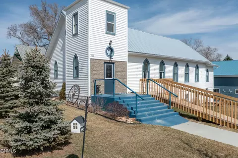 Exterior - 303 1st Ave NE, Garrison, ND 58540 photo 1 of 2