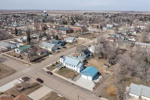 View/Area - 303 1st Ave NE, Garrison, ND 58540 photo 2 of 2