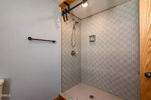 Bath - 303 1st Ave NE, Garrison, ND 58540 photo 2 of 3
