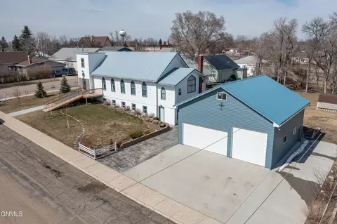 303 1st Ave NE, Garrison, ND 58540