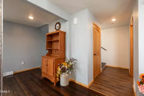 Entry Way - 303 1st Ave NE, Garrison, ND 58540 photo 2 of 4