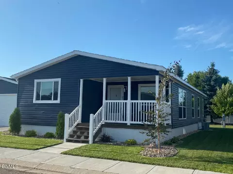 1614 Fox Dr SE, Mandan, ND 58554