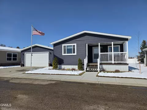 1614 Fox Dr SE, Mandan, ND 58554 photo 4