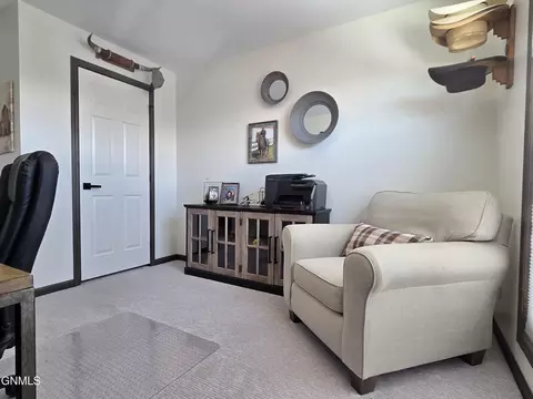 1614 Fox Dr SE, Mandan, ND 58554 photo 33
