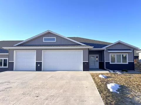 221 Colt Ave, Bismarck, ND 58503