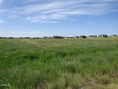 3 Spaniel Rd, Mandan, ND 58554 photo 3