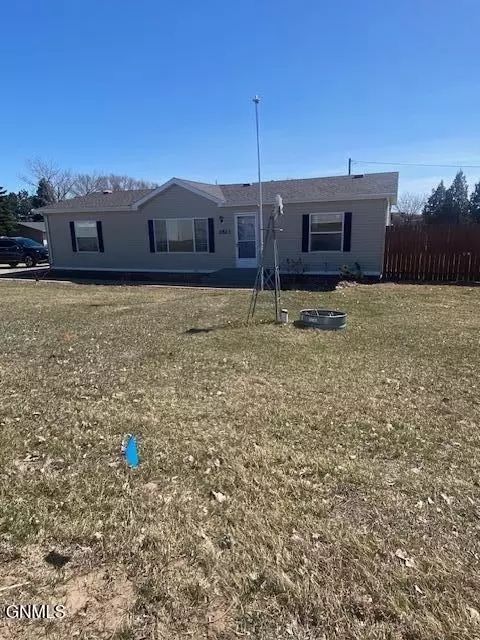 2823 1st St S, Dickinson, ND 58601