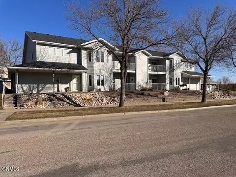 Exterior - 1634 Mapleton Ave, Bismarck, ND 58503 photo 2 of 2