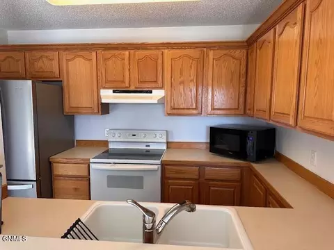 Kitchen - 1634 Mapleton Ave, Bismarck, ND 58503 photo 2 of 4