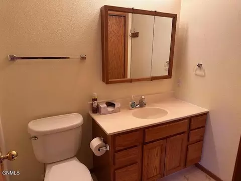 Bath - 1634 Mapleton Ave, Bismarck, ND 58503 photo 1 of 2