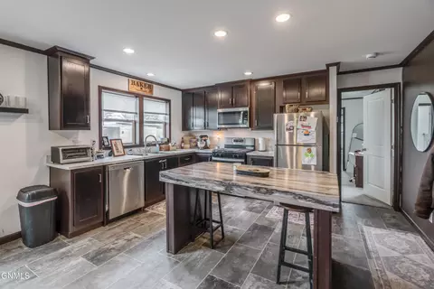 1008 Frontier Trl S, Mandan, ND 58554