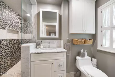 Bath - 405 14th St E, Williston, ND 58801 photo 1 of 5
