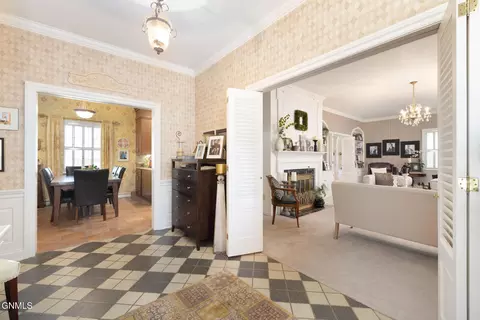 Entry Way - 405 14th St E, Williston, ND 58801 photo 2 of 4