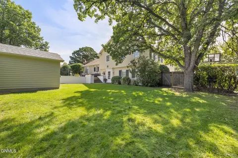 Exterior - 405 14th St E, Williston, ND 58801 photo 11 of 15