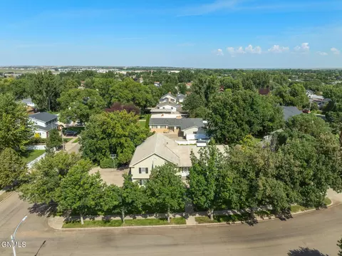 View/Area - 405 14th St E, Williston, ND 58801 photo 4 of 5