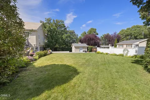 Exterior - 405 14th St E, Williston, ND 58801 photo 8 of 15