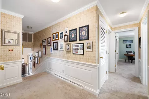 Entry Way - 405 14th St E, Williston, ND 58801 photo 3 of 4