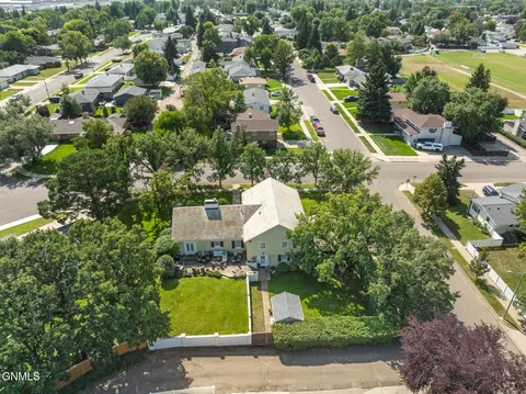 View/Area - 405 14th St E, Williston, ND 58801 photo 1 of 5
