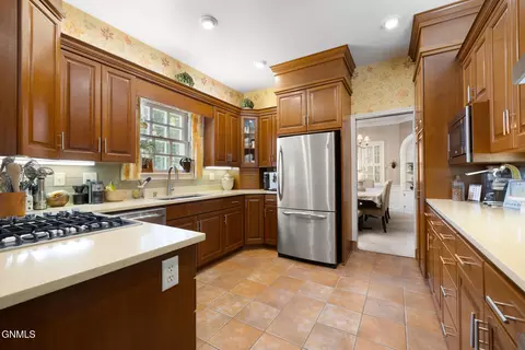 Kitchen - 405 14th St E, Williston, ND 58801 photo 2 of 3