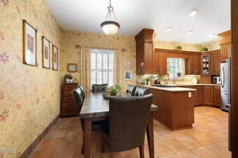 Dining - 405 14th St E, Williston, ND 58801 photo 3 of 3